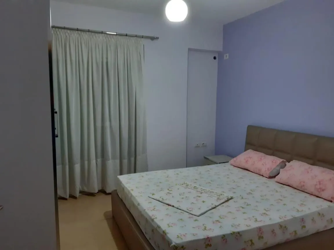 Xhulio Apartments Sarandë Albania
