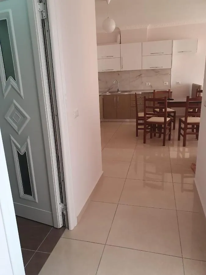 Xhulio Apartments Sarandë 0*,