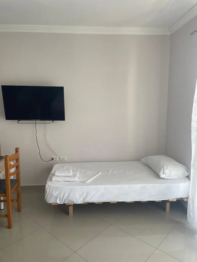 Xhulio Apartments Sarande
