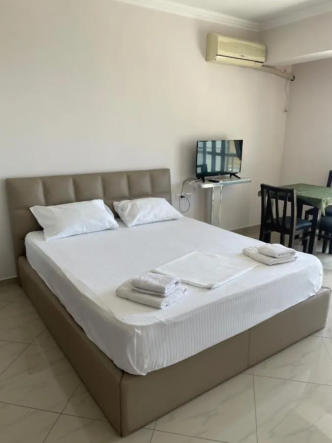 Xhulio Apartments Sarandë 0*,  Albánie