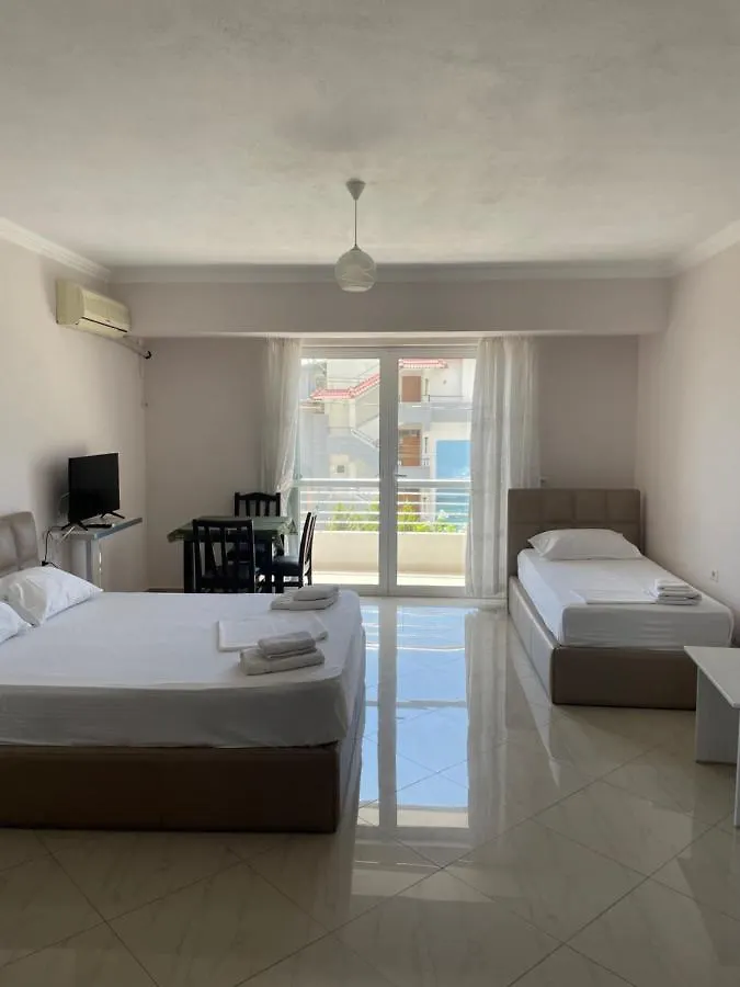 Xhulio Apartments Sarandë