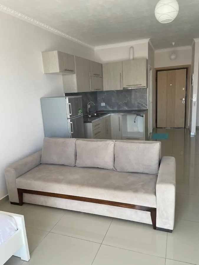 Xhulio Apartments Sarandë 0*,