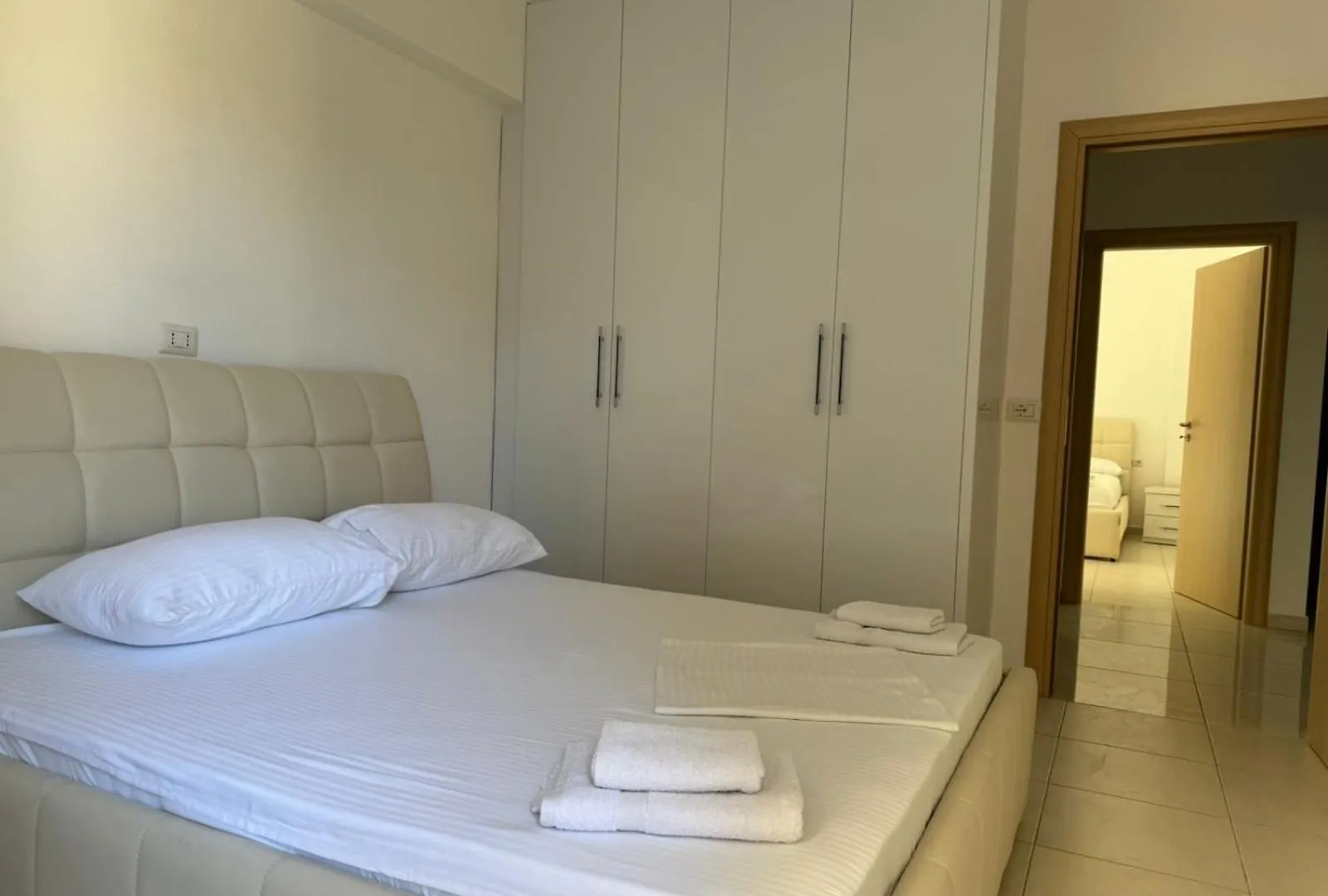 Xhulio Apartments Sarandë