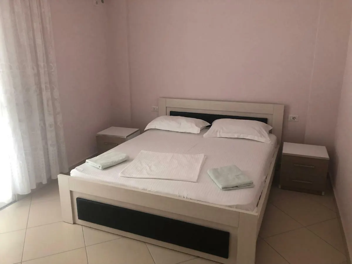 Xhulio Apartments Sarandë