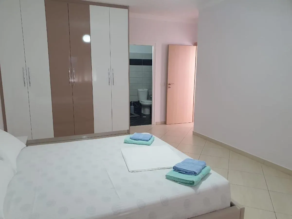 Xhulio Apartments Sarandë