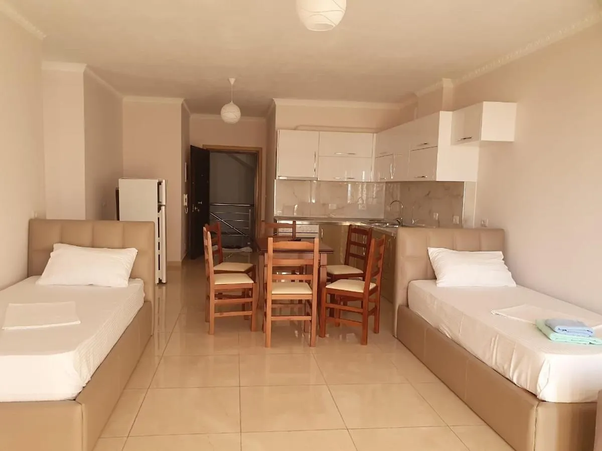 Xhulio Apartments Saranda 0*,