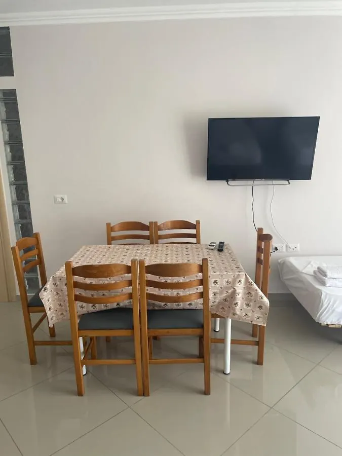 Xhulio Apartments Sarandë
