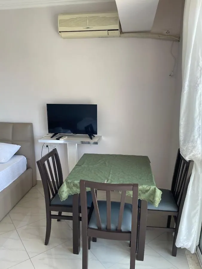 Xhulio Apartments Sarandë