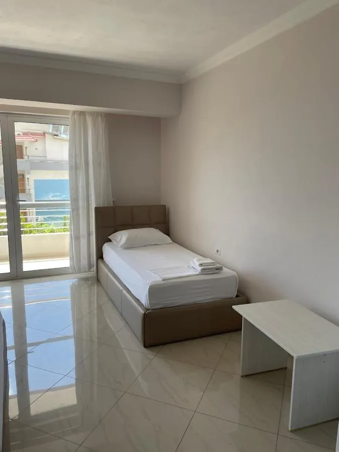 Xhulio Apartments Saranda 0*,  Arnavutluk