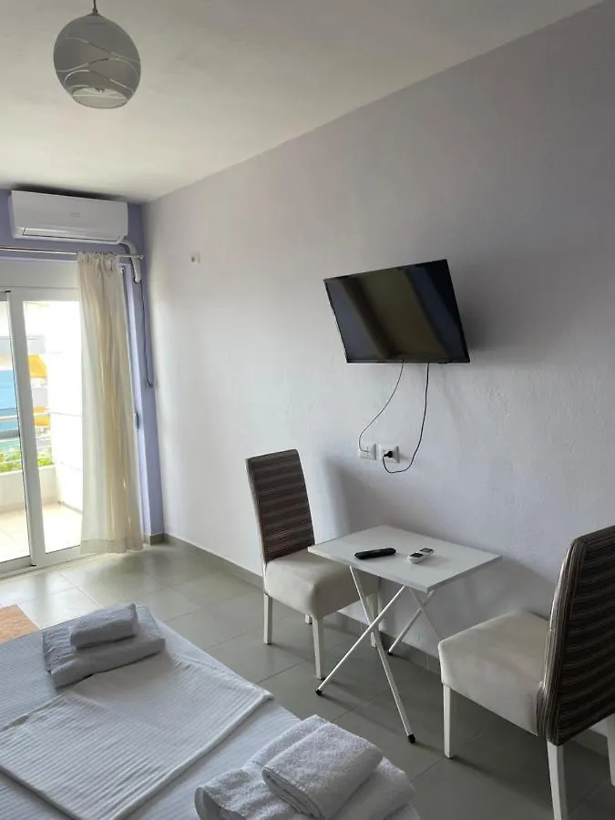 Xhulio Apartments Sarandë