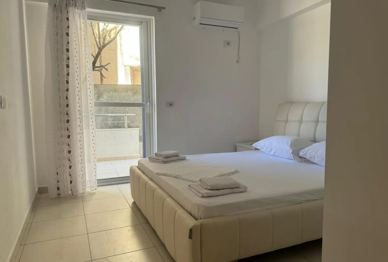 Xhulio Apartments Sarandë