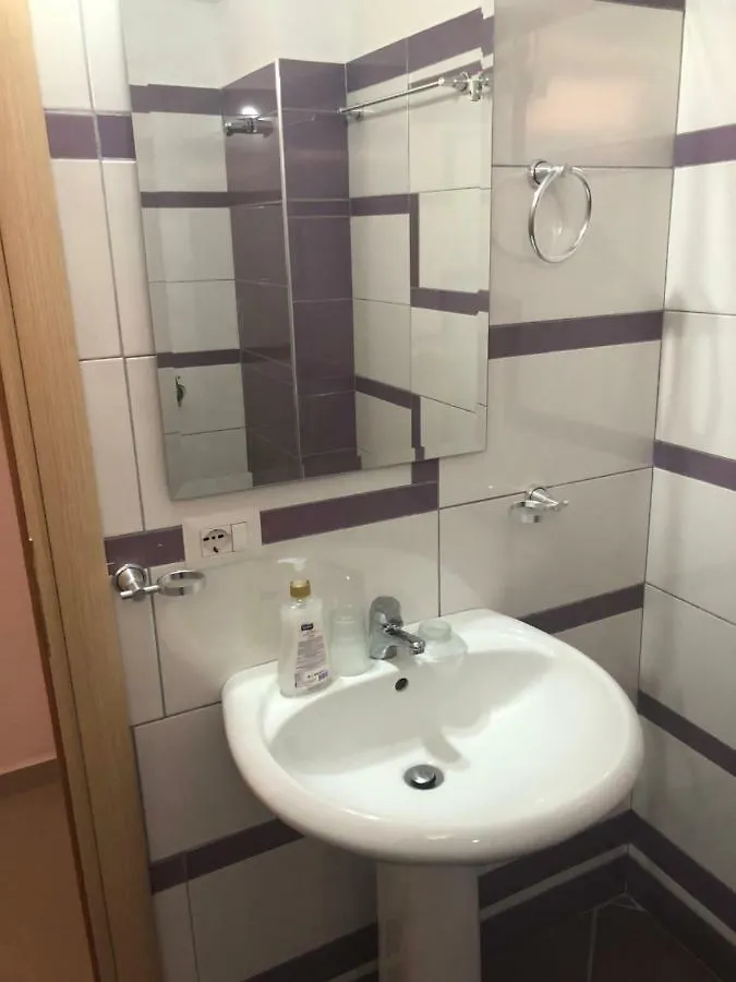 Xhulio Apartments Sarandë
